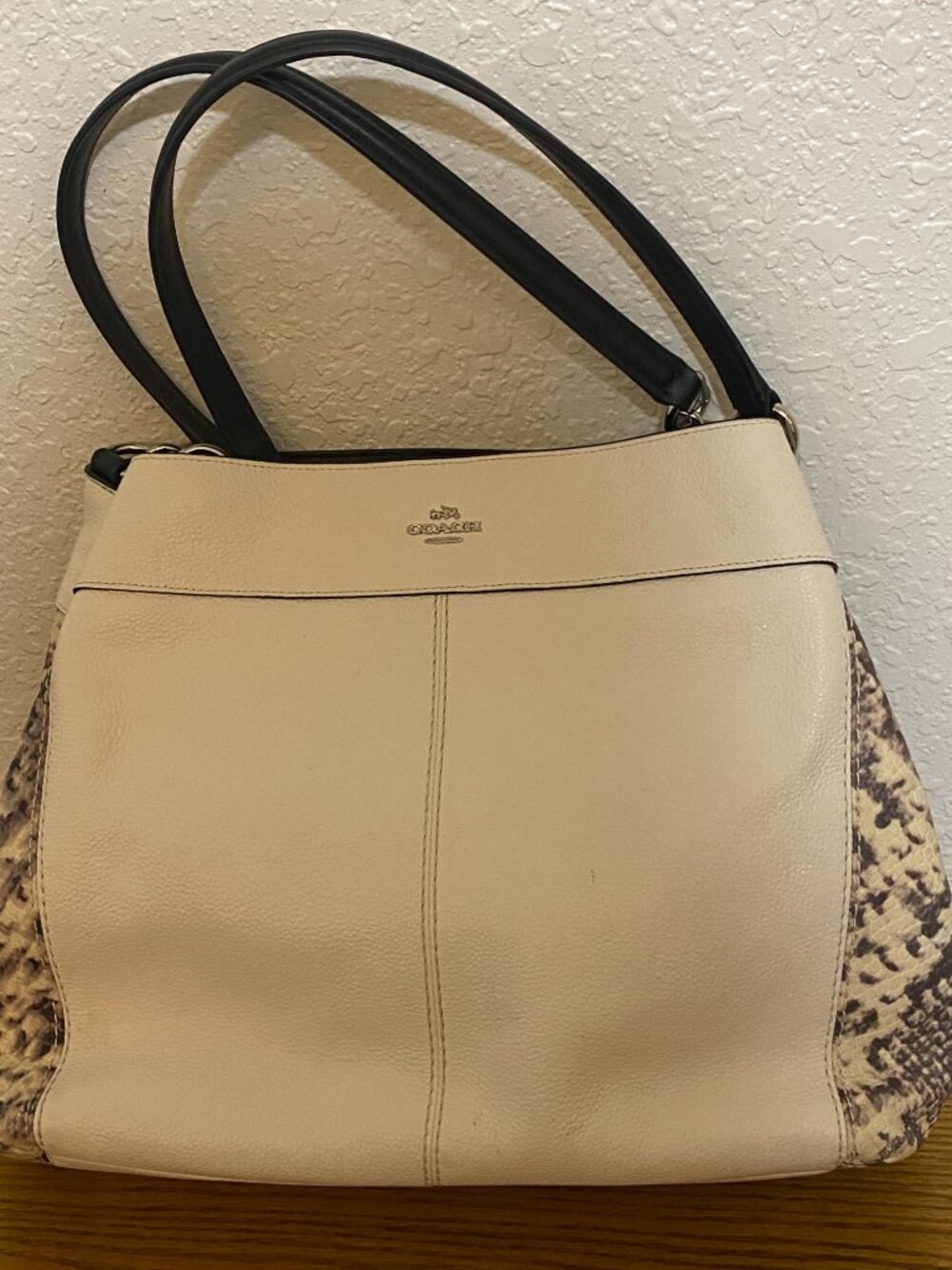 Coach Beige Leather Snake Print Trim Should Bag - Picture 2 of 7